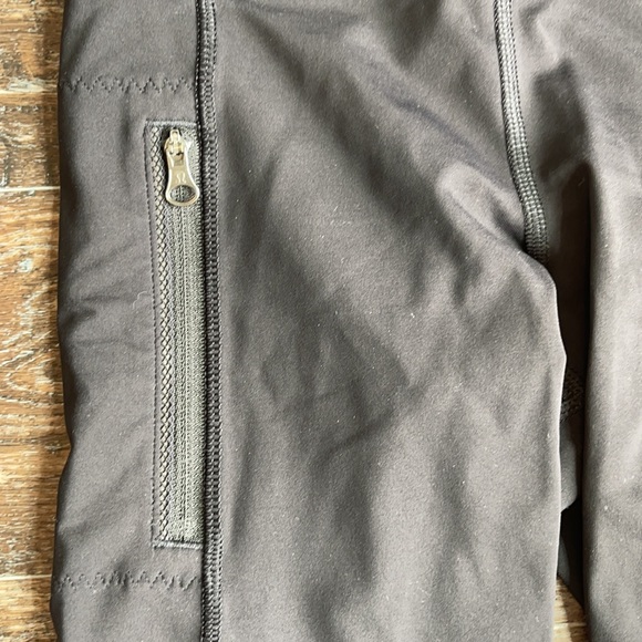 Lululemon black leggings size 02 great condition - Picture 2 of 4